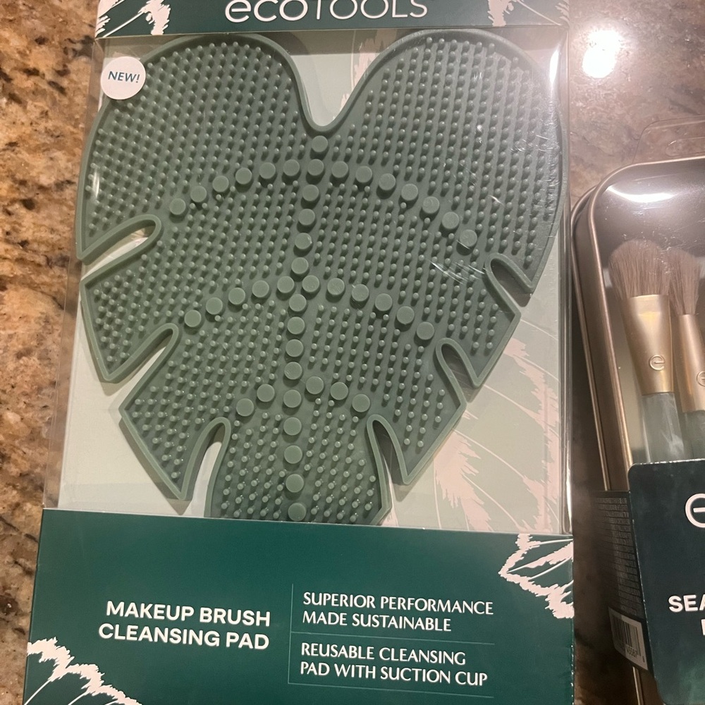 Ecotools Sea Gems eye brush set and monstera shaped makeup brush cleanser pad - Picture 3 of 7